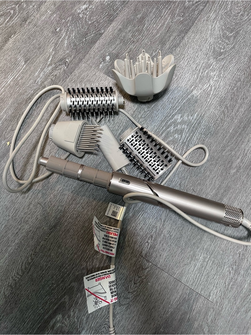 Shark flex style Multi-Head Corded Hair Styler and dryer